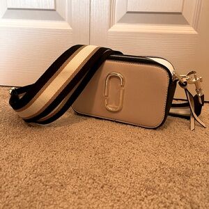 Bag with large fabric removable strap